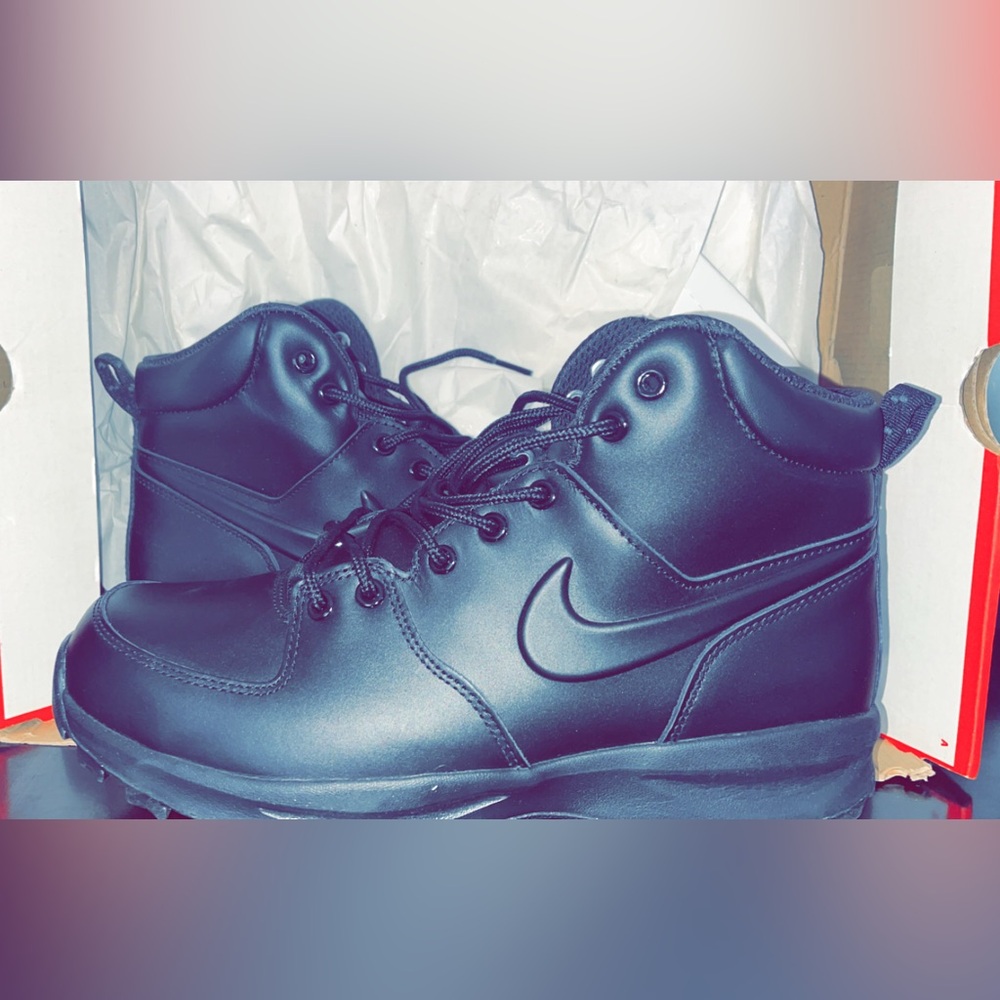 Nike Manoa Leather